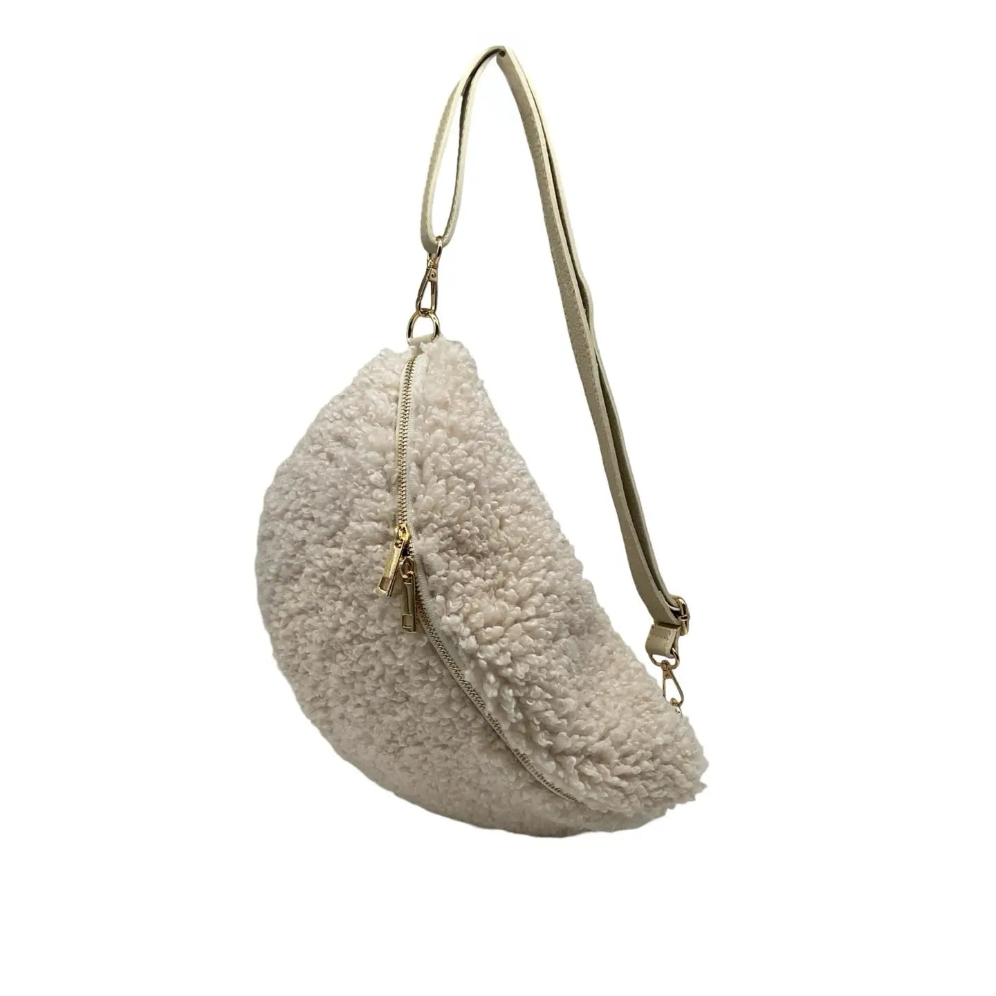 Sac banane en moumoute et cuir – Tendance et pratique.